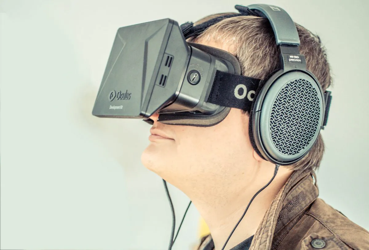 Inserting the image of a virtual human nose in the center of a display seems to ease simulator sickness, says David Whittinghill. "You are constantly seeing your own nose. You tune it out, but it's still there, perhaps giving you a frame of reference to help ground you." (Sergey Galyonkin, CC BY-SA 2.0)