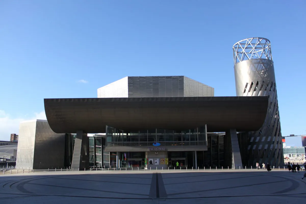 The Lowry Arts & Entertainment Centre's main entrance in Salford Quays, Greater Manchester. It will play host to Shen Yun Performing Arts for the first time on March 31 and April 1. (Skip88/Wikimedia Commons/CC BY-SA 3.0)