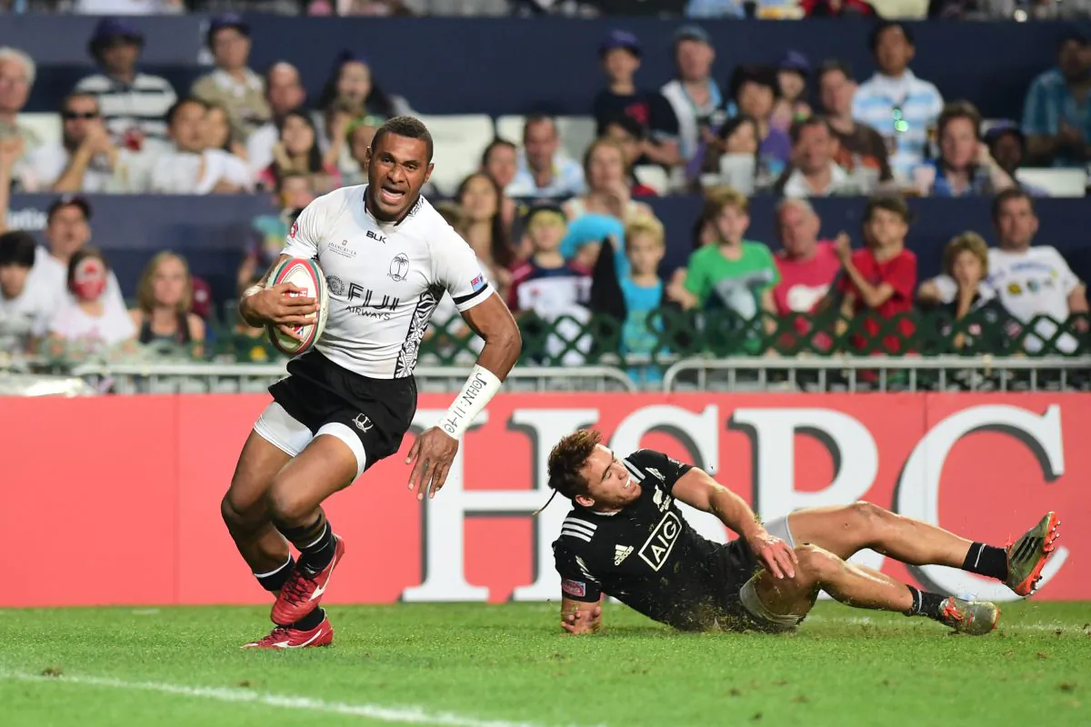 Jasa Veremalau of Fiji runs for the try line in the second half of the Hong Kong Sevens Cup Final on Sunday March 29, 2015 to make the score 26-12. Although New Zealand hit back with a further try and conversion Fiji won the Cup Final 33-19. (Bill Cox/Epoch Times) 