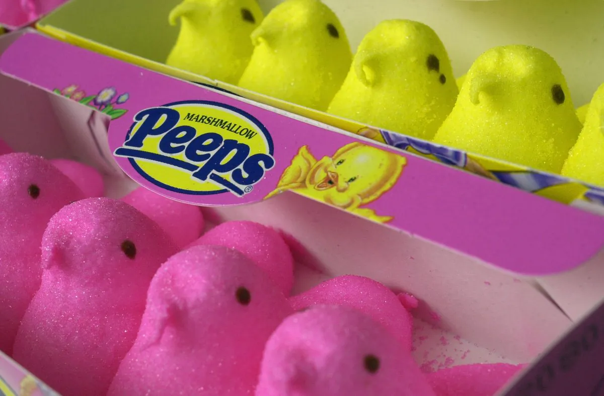 Pink and yellow Marshmallow Peeps are seen in Warminster, Pa., on April 18, 2003. (William Thomas Cain/Getty Images)
