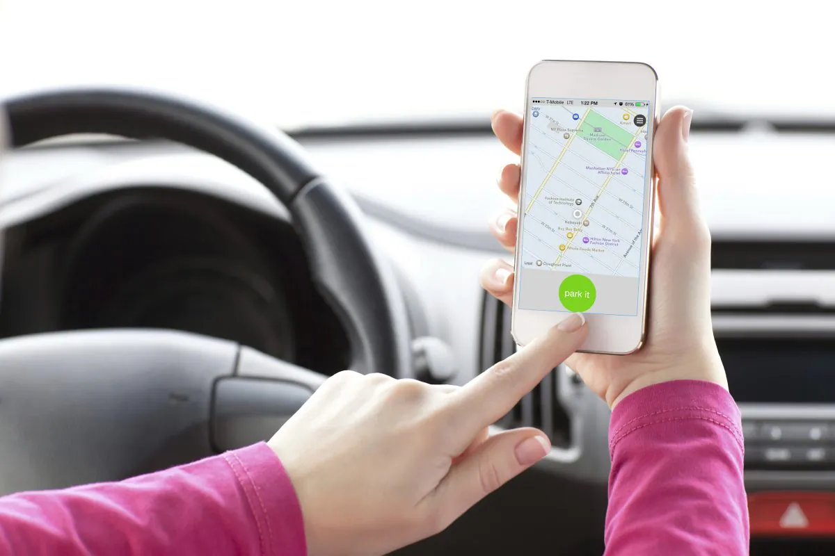 The new app called ParkIt which can identify where open spaces are located to save you time. (Prykhodov/iStock & iPhone Screeenshot)