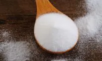 Baking Soda Uses: To Remove Splinters–and to Address Many Other Health Needs