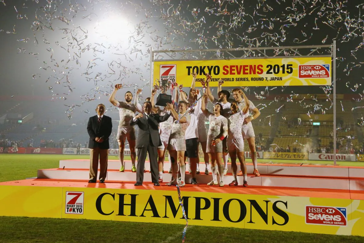 England team celebrates after winning the cup final during the Tokyo Sevens, round Seven of the HSBC Sevens World Series at the Prince Chichibu Memorial Ground on April 5, 2015 in Tokyo, Japan. (Koji Watanabe/Getty Images for HSBC)