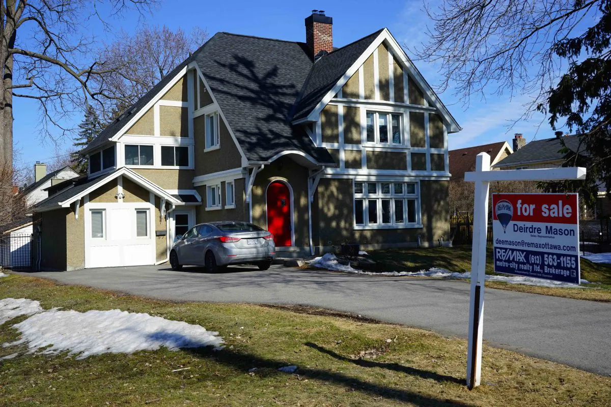 A two-storey home is for sale in Ottawa on April 7, 2015. (Pam McLennan/Epoch Times)