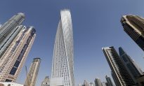 Dubai’s 1007-ft Cayan Tower is No Match for ‘French Spiderman’