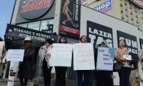 Hundreds Protest ‘Bodies Revealed’ Exhibit of Plastinated Corpses in Niagara