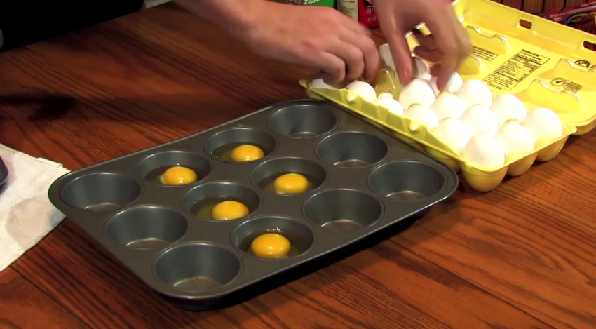 (Broke College Recipes via YouTube)