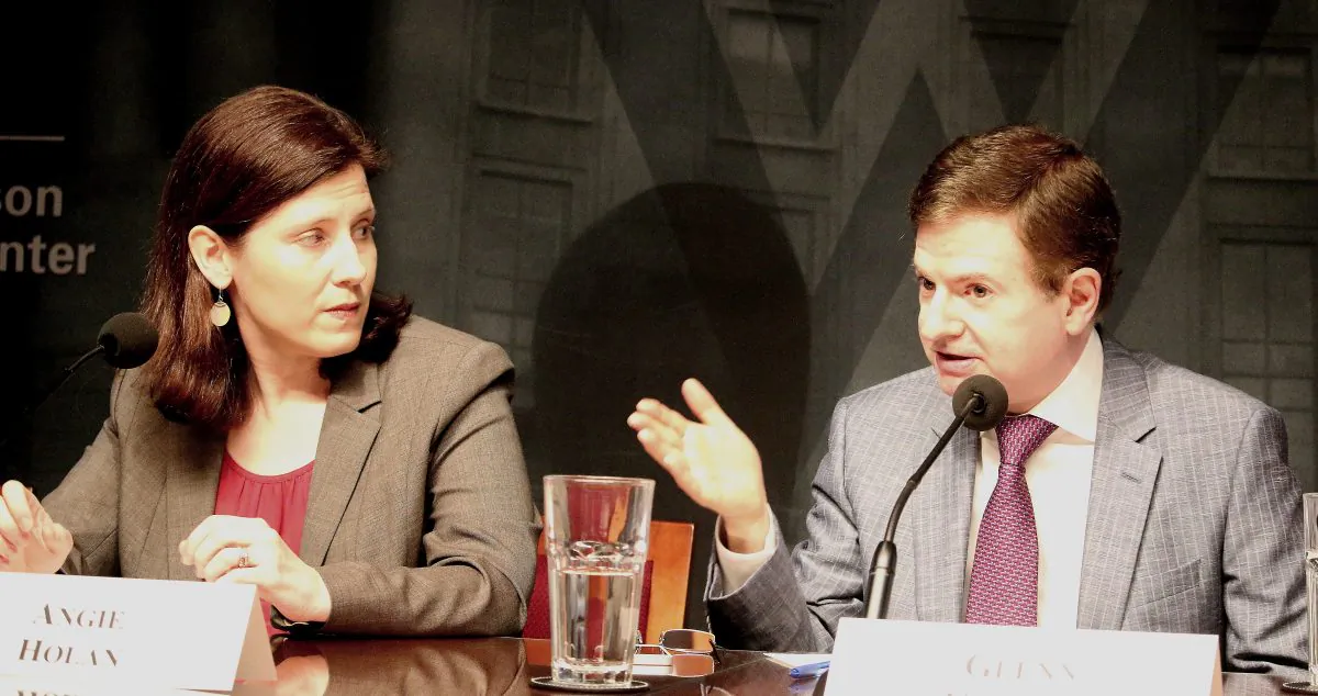 Angie Drobnic Holan (L), editor, PolitFact and Glenn Kessler, The Fact Checker, The Washington Post discuss the practice of fact-checking politicians’ claims, April 15, at the Woodrow Wilson Center for Scholars. (Epoch Times)