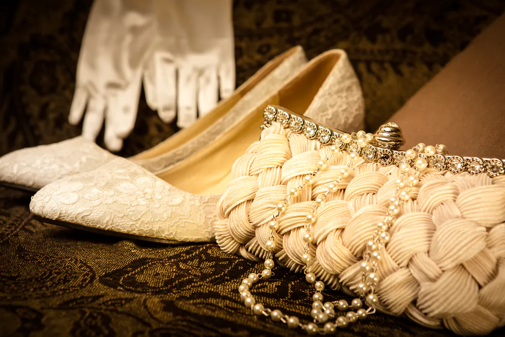 Golden Duo-tone luxury items (Loco/Shutterstock*)