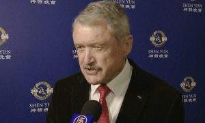 Swiss Spectators Applaud Shen Yun