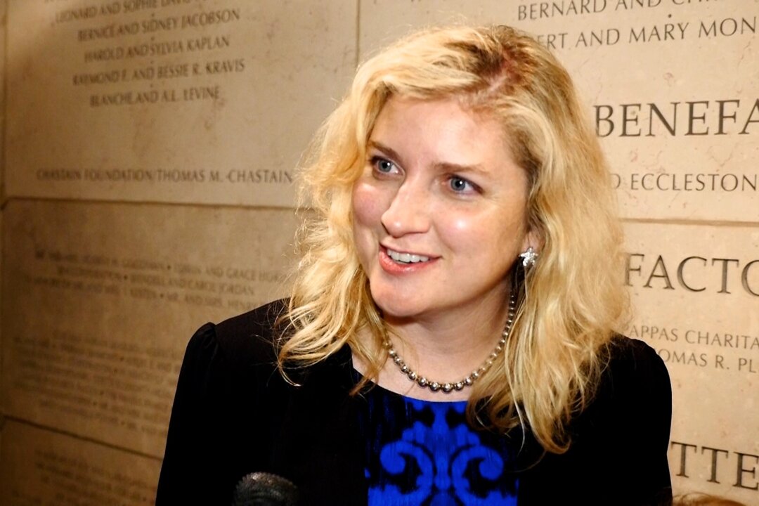 Kristin Calder, CEO of the Literacy Coalition of Palm Beach County, a nonprofit organization, described her experience of Shen Yun: “It’s interesting, intriguing, beautiful, relaxing—a breathtaking experience. It transports you to another place. It really is magical. I was really happy to get here to see it.” Ms. Calder, along with her mother, mother-in-law, and daughter, saw Shen Yun perform at the Kravis Center for the Performing Arts on April 22.
(Courtesy of NTD Television)