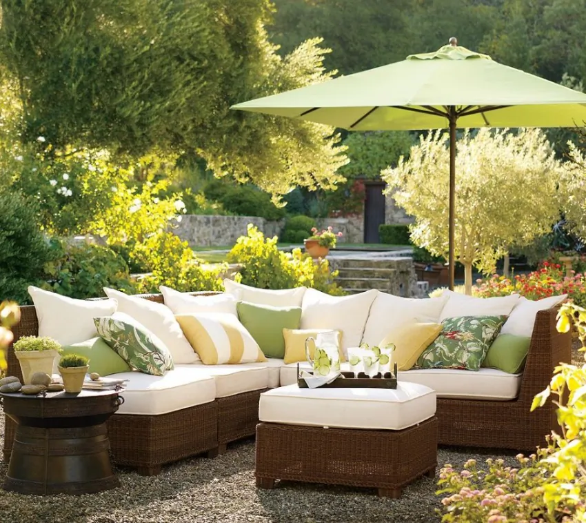 Pick out colours from your garden or patio stone and buy throw pillows in similar colours to go with your patio furniture. (eieihome.com)