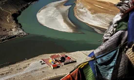 How the Tibetan Plateau Got Such Lofty Valleys