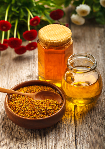 Honey and pollen (Shutterstock)