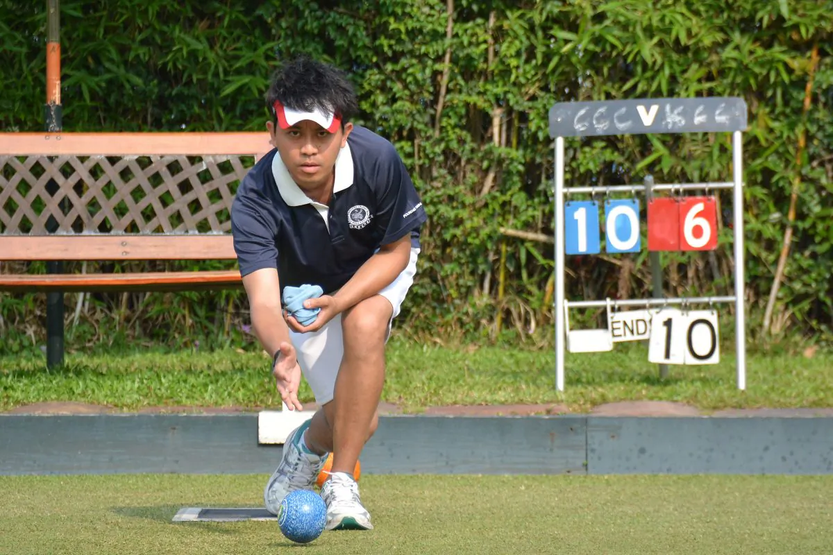 Defending Champion in National Pairs Final – Wong Chun Yat, who won the National Pairs representing Kowloon Bowling Green Club last year, entered this year’s final with new partner Jordi Lo of Craigengower Cricket Club, after defeating Chadwick Chen and Derek Lee of Kowloon Cricket Club in the semi-finals. They will face Milo Lai and Dave Hanson from the Police in the Finals Day on June 28, 2015. (Stephanie Worth)