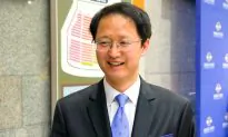 Company President Receives Important Messages From Shen Yun