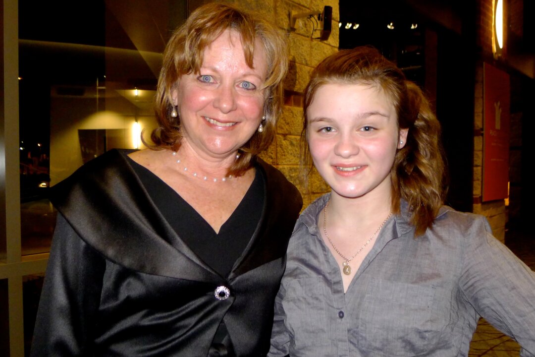 Barbara Rheney with her daughter Lauren at the Shen Yun performance at the Peace Center for the Performing Arts in Greenville, South Carolina. (Epoch Times)
