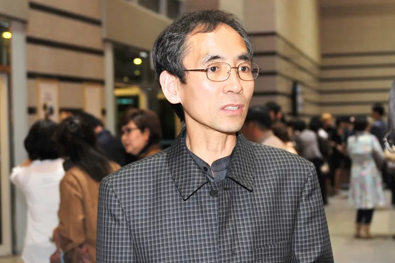 Gang Mun-cheol attends Shen Yun Performing Arts at the Sungsan Art Hall Grand Theater, on April 30, 2015.  (Jung Ingwon/Epoch Times) 