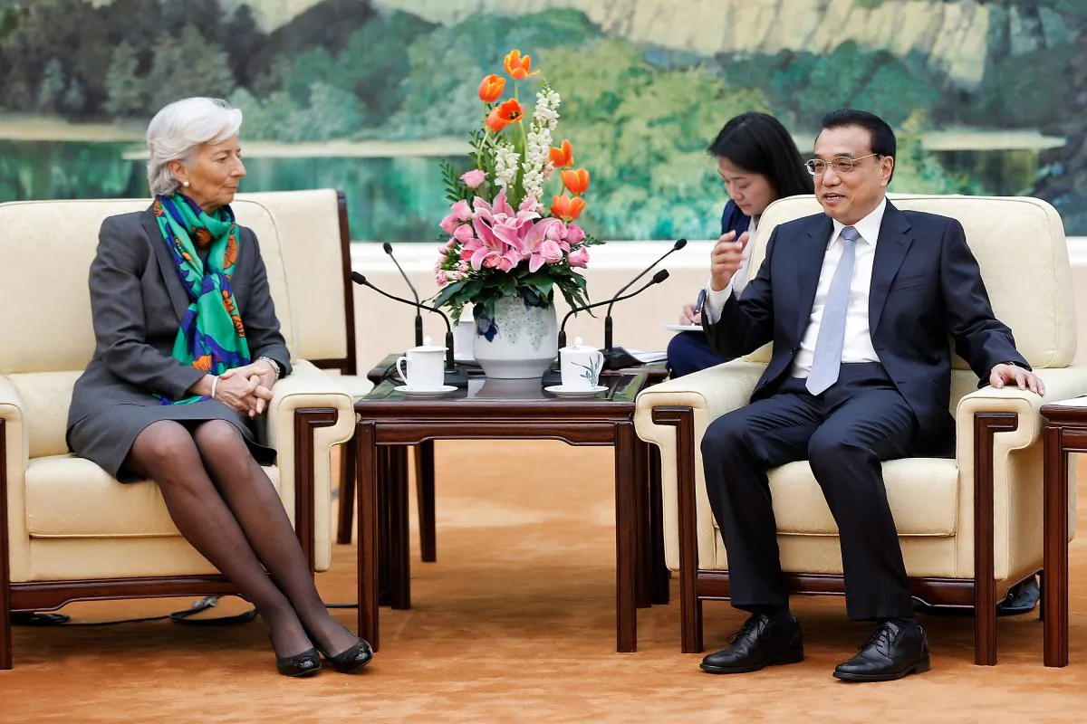 Vice Premier Li Keqiang of China (R) meets International Monetary Fund (IMF), Managing Director Christine Lagarde (L) inside the Great Hall of the People in Beijing on March 23, 2015 in Beijing, China. (Lintao Zhang/Getty Images)