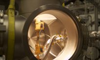 Device Measures Radiation From 1 Electron