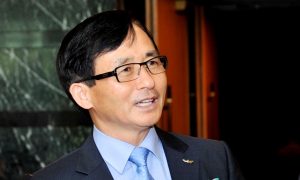 Orchestra Director Says Shen Yun Reminds Him of God’s Oath