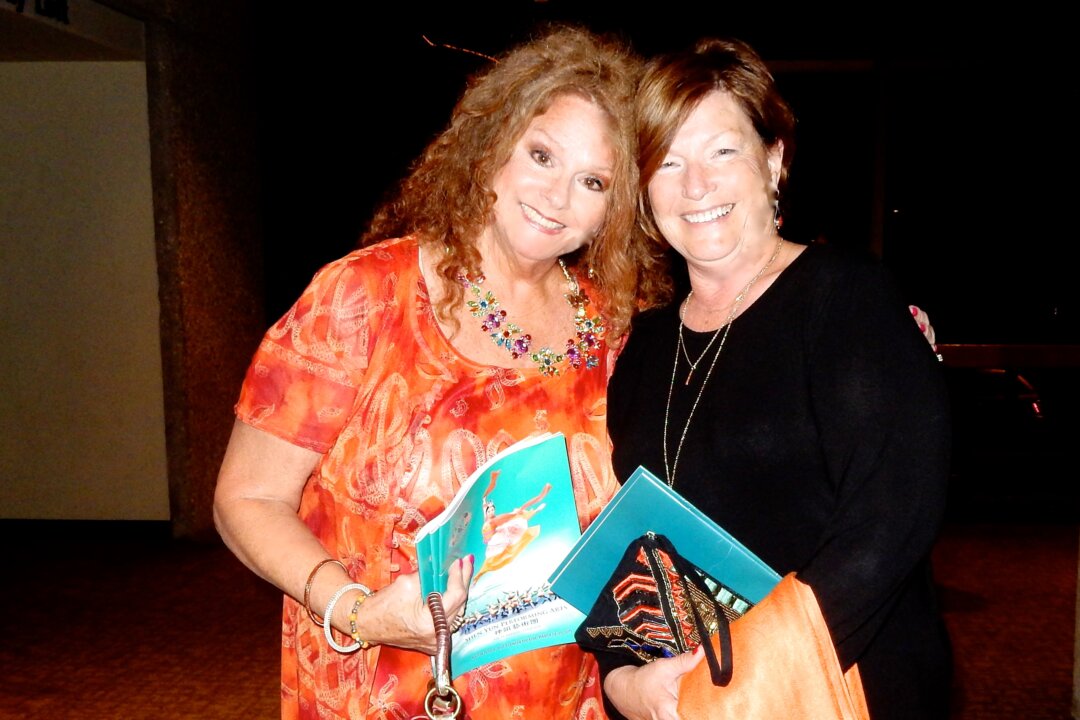 Brenda Dunnagan and Memory Seymour enjoyed Shen Yun Performing Arts at the Baton Rouge River Center Theater. (Stacy Chen/Epoch Times)