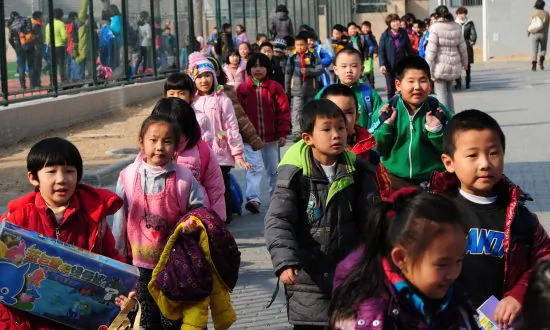Chinese Family Abandoned CCP Brainwashing