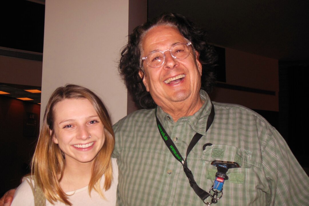 Mr. Volman and Ms. Jackie Shelton enjoyed Shen Yun Performing Arts at Tennessee Performing Arts Center on May 2, 2015 (Sherry Dong/Epoch Times)