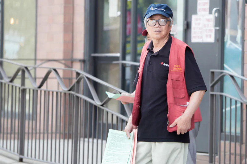Zhu Lichuang is a familiar face at protests supporting Chinese Communist Party political agendas overseas. Most recently he organized anti-Japanese events during Shinzo Abe’s trip to the United States. (Epoch Times)