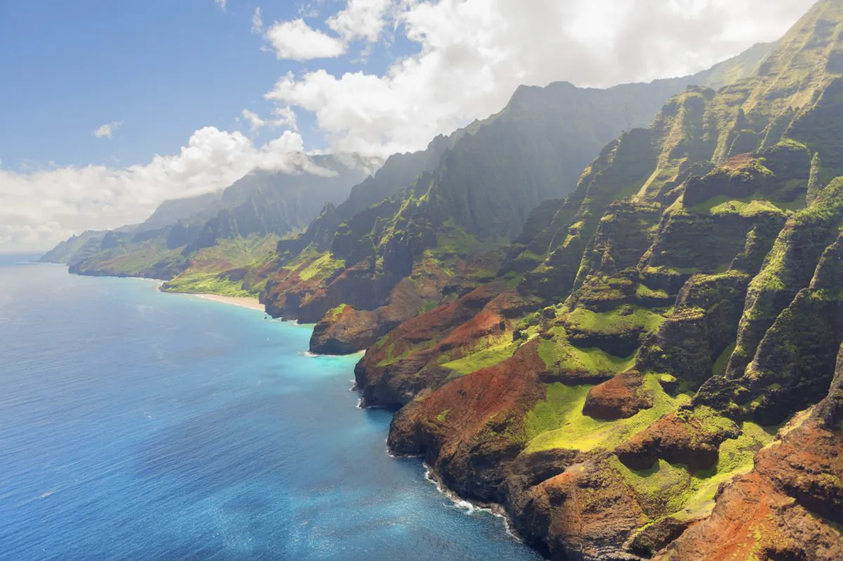 Na Pali Coast on Kauai island in summer (SergiyN, iStock)
