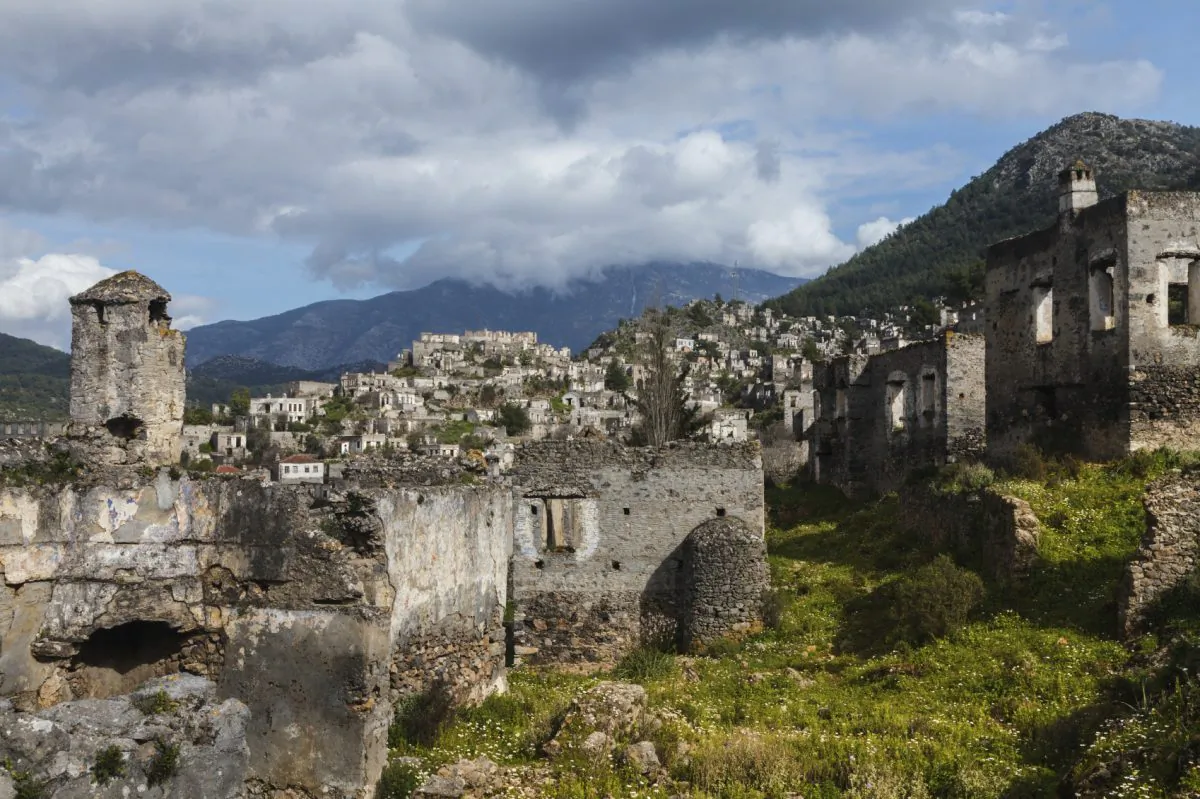 Ruins of Kayakoy, Fethiye (yavuzsariyildiz, iSotck)