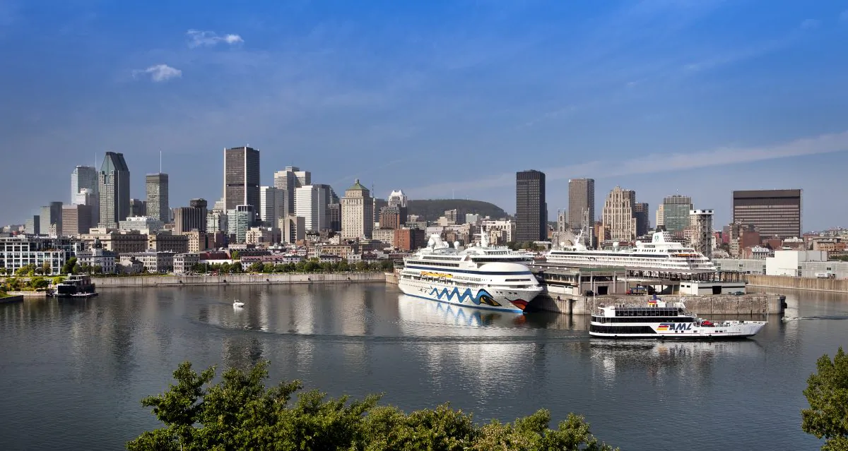 The Montreal skyline, with cruise ships in the foreground. (Tourisme Montréal, Stéphan Poulin)