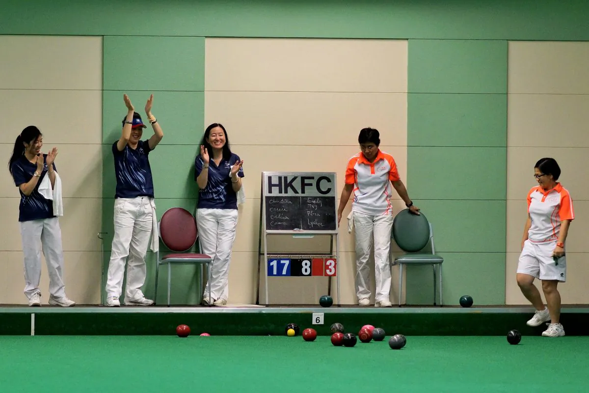 Seabird Sports Club (right) lost their 100% record last weekend, May 16, 2015 when they could only manage a draw at the indoor green of the Hong Kong Football Club. The team is still sitting at the top spot as a number of other Division 1 games were interrupted by poor weather. (Stephanie Worth)