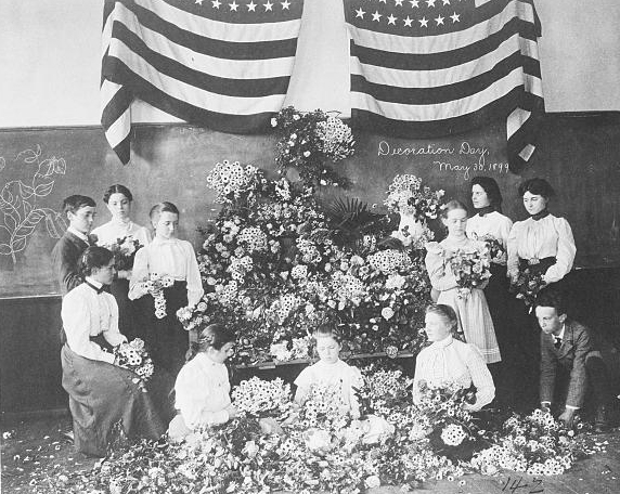 Daisies gathered for Decoration Day, May 1899. (Library of Congress)