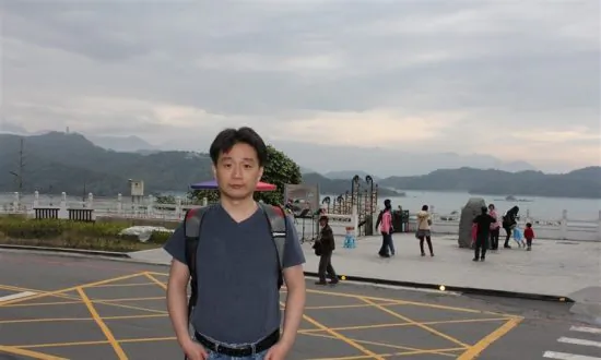 Police in China Threaten Family of Epoch Times Political Columnist