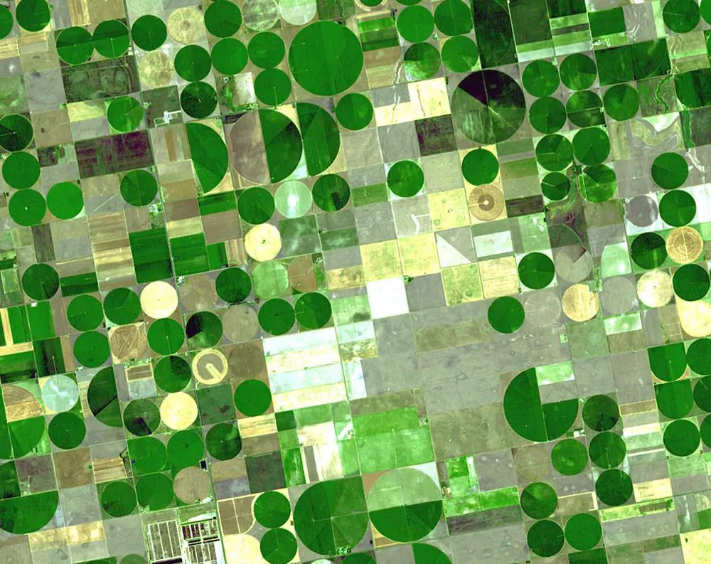 Water makes all the difference for agricultural crops. (U.S. Geological Survey/Flickr, CC BY 2.0)