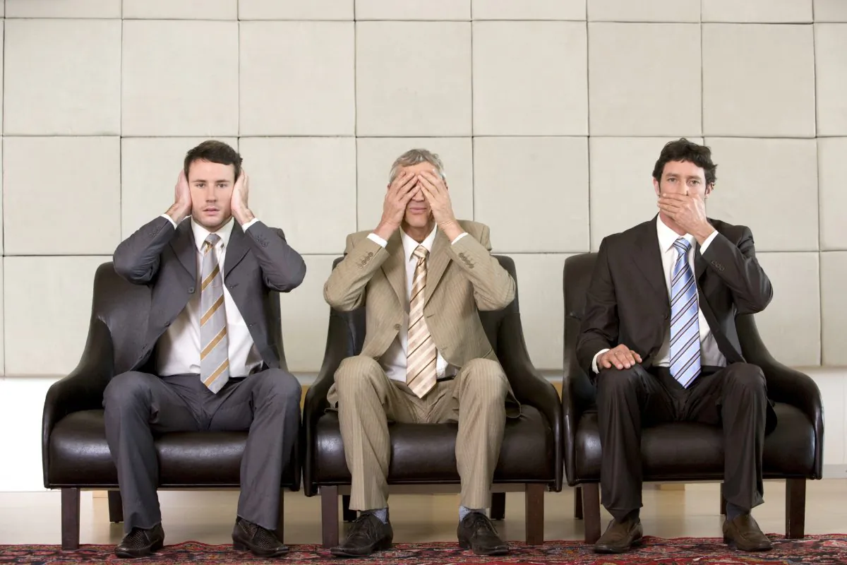 Those companies accepting responsibility saw their share price stabilize over the next several months, while those that blamed others continued to experience falling share prices," says Stephen Ferris. (claudiobaba/iStock)