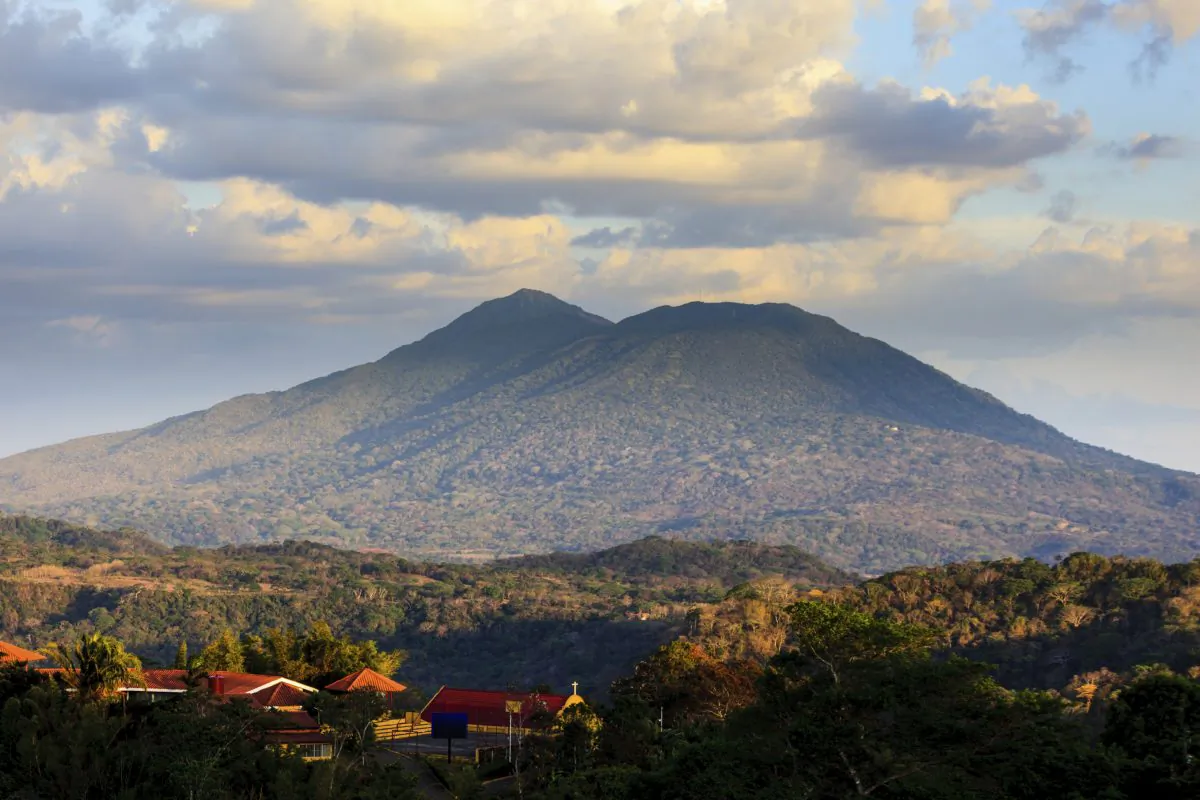 View of volcano Mombacho from Catarin mirador in Nicaragua. (pniesen, iStock)