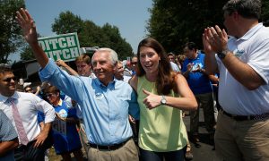 Governor Raises Minimum Wage for Some Kentucky State Workers