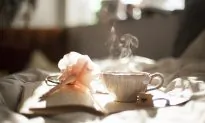 Handwritten Love Letters Change Lives (Video)