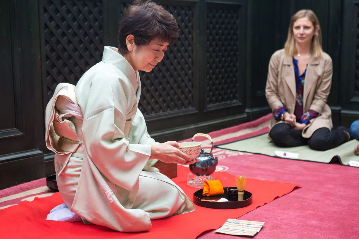Miyako Watanabe performs a traditional tea ceremony at the Gramercy Park Hotel on the Terrace Garden in Manhattan on June 4, 2015. The tradition has been in her family since 1717. (Benjamin Chasteen/Epoch Times)