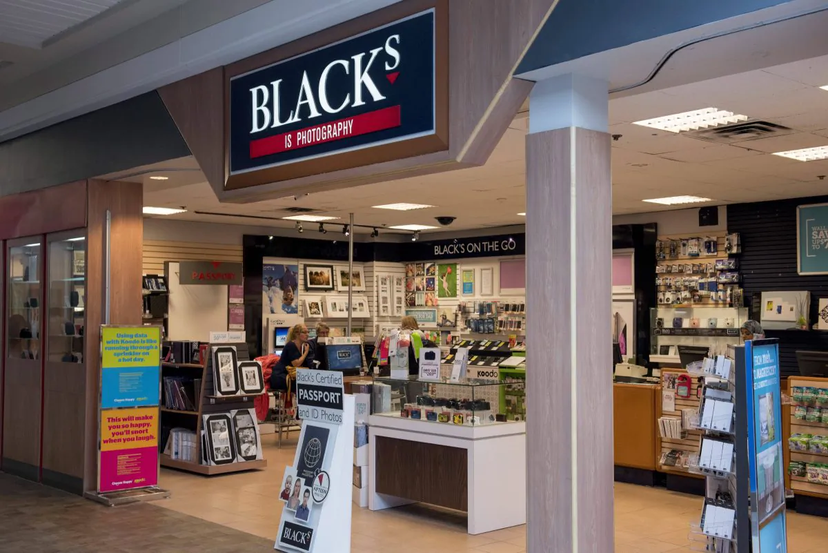 A Blacks photo store is shown in Ottawa on June 9, 2015. (The Canadian Press/Justin Tang)