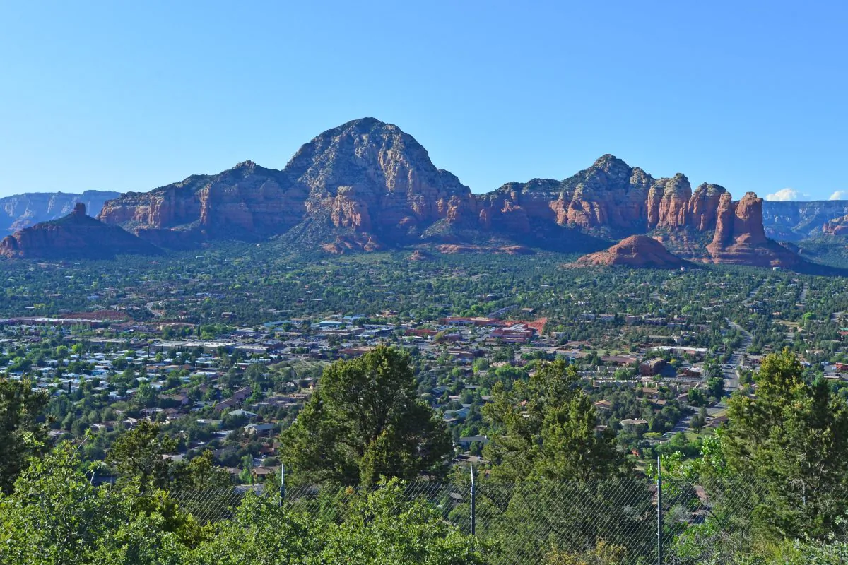 A view overlooking Sedona from the Airport Lookout. (Bill Cox/Epoch Times) 