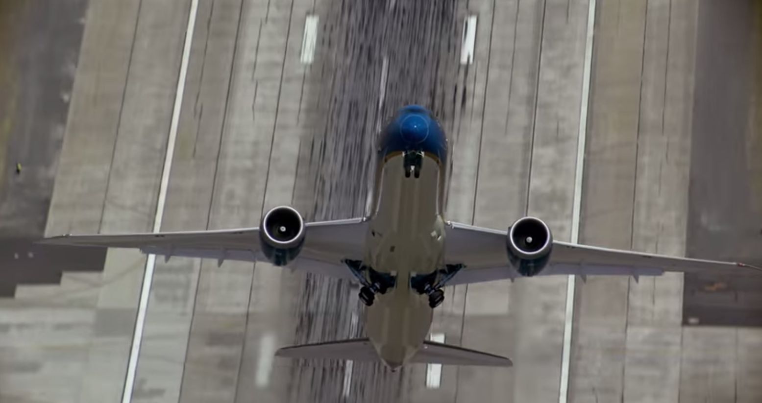 Boeing Airplane Can Take Off In An Incredible Way