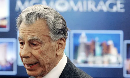 Kirk Kerkorian, Billionaire and Las Vegas Casino Mogul, Dies