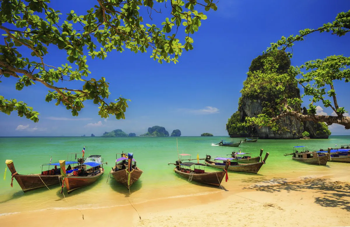 Traditional longtail boats (iStock)