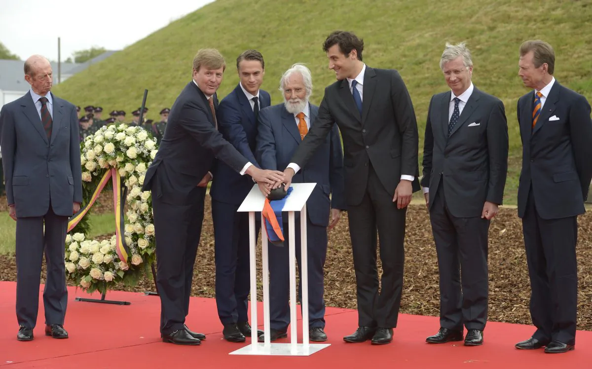 From left, Prince Edward, Dutch King Willem-Alexander, Arthur Wellesley, Marquis of Douro, son of the ninth Duke of Wellington, Prince Nikolaus Furst Blucher von Wahlstatt, Prince Jean-Christophe Napoleon Bonaparte, Belgium's King Philippe and Grand Duke Henri of Luxembourg attend a ceremony to commemorate the bicentenary of the Battle of Waterloo in Braine l'Alleud, near Waterloo, Belgium on Thursday, June 18, 2015. (Didier Lebrun/Pool Photo via AP)