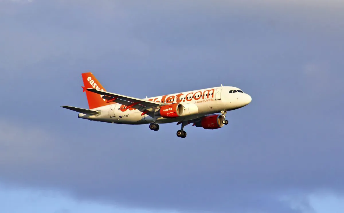 EasyJet Airline Airbus A319 (DarthArt, iStock)