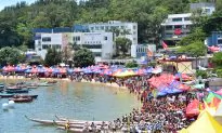 Dragon Boat Fever Hits Hong Kong