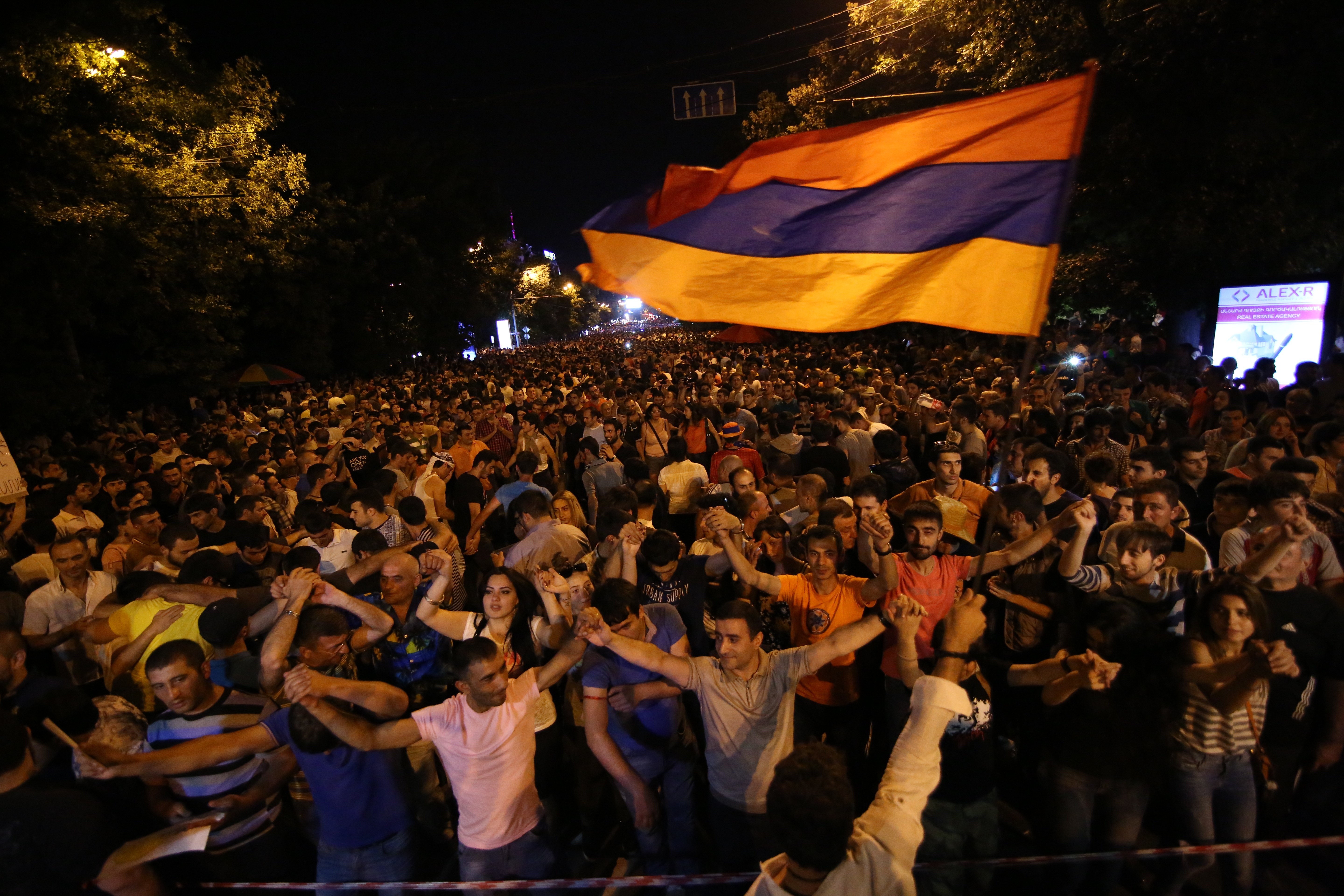 Население армении на сегодня. Население Армении 2022. Ереван население 2022. Армения Ереван население. Армяне население.